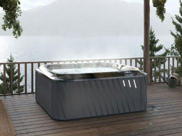 Jacuzzi-J215-hot-tub