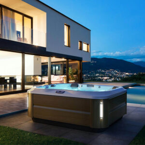 Jacuzzi-J335-hot-tub