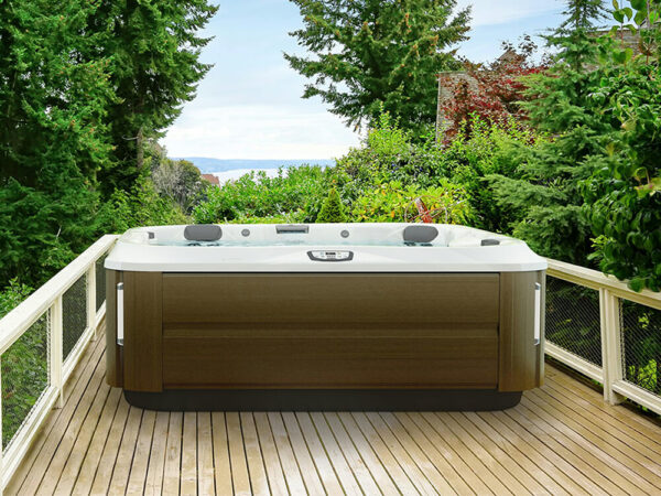 Jacuzzi-J375-hot-tub